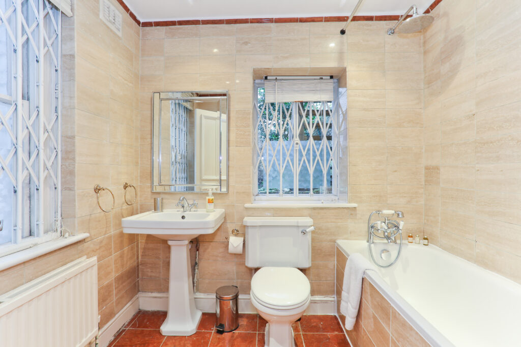162950424 - Flat B, 90 Beaufort Street, London SW3 - 7