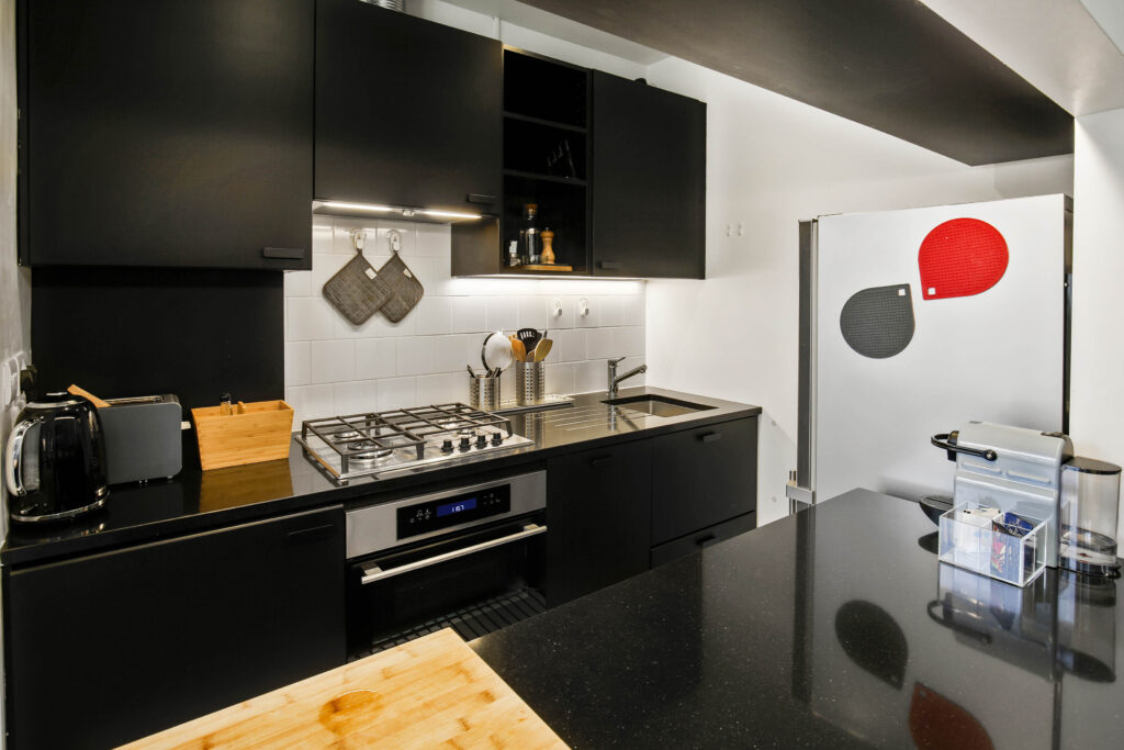 1416885444 - FFF, 7 Matheson Road, W14 - 1