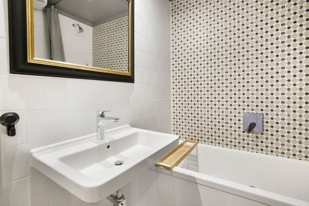 1416885444 - FFF, 7 Matheson Road, W14 - 17